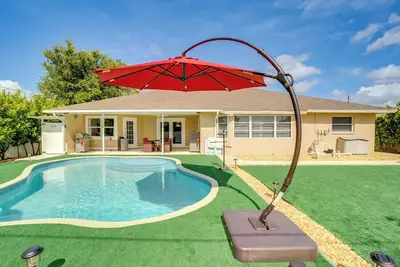 Image de 2 Mi to Warm Mineral Springs: Home w/ Fenced Yard