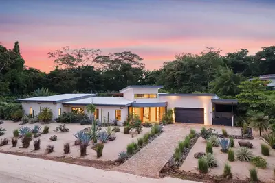 Image de Playa Grande Luxury 5-bedroom estate with expansive saltwater pool/Golf Cart