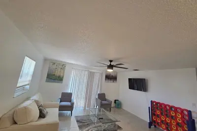 Image de Charming 2-bedroom house close to beach and waterfront spots in Lantana
