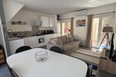 Image de Maison 5p - 5mn plages - Cour privée - Climatisation - 2 chambres