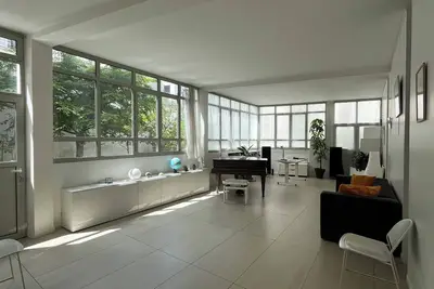 Image de Loft lumineux – Un havre de calme au cœur de Belleville-Jourdain, Paris 19e