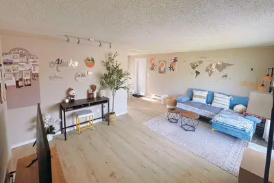 Image de Nestled in Fairbanks,designed 3 bedrooms offers comfort, convenience, and charm