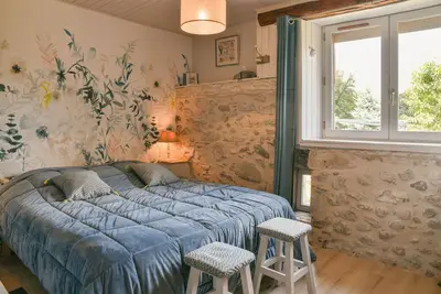 Image de Chambre d'hôtes \"Myosotis\" avec vue sur la montagne, piscine partagée et Wi-Fi