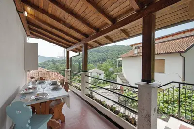 Image de Villa 'Chiara' avec vue sur la montagne et terrasse privée