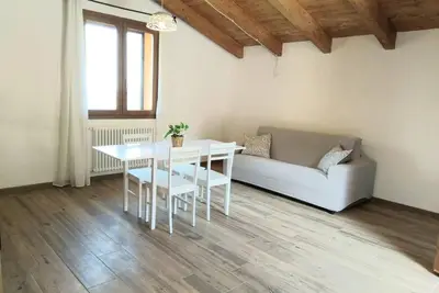 Appartement \"Camera 1\" avec vue sur les montagnes, terrasse privée et Wi-Fi