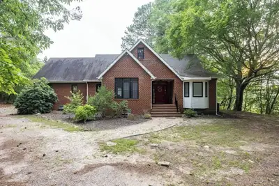 Image de Spacious 4br Getaway w/ Games, Pier and Firepit