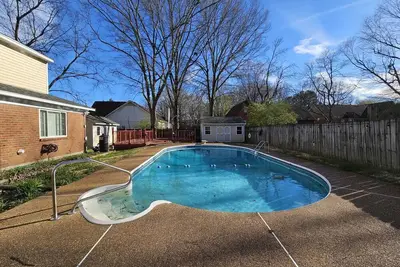 Image de Monthly Stays- 5 Br+ Extra Space Bed with Pool- Master Downstairs