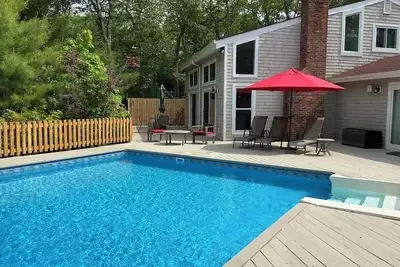 Image de East Hampton 3-bedroom house with wonderful large pool.