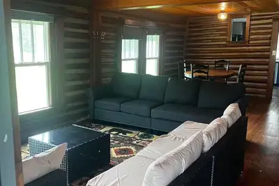 Image de Charming 3-bedroom log cabin with Ac, WiFi in fabulous Thonotosassa