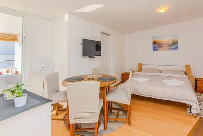 Image de Appartement d'une chambre avec la terrasse Vir (A-24608-a)