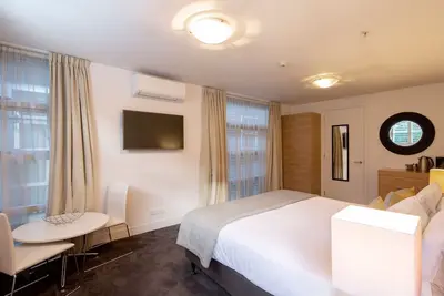Image de Queenstown Studio | Lake Access, WiFi & Parking - No View