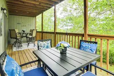 Image de 2 Mi to Silver Dollar City: Branson West Condo!