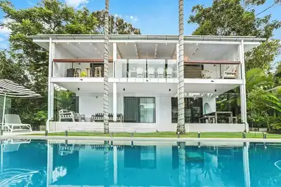 Image de Coastal Luxe Little Cove