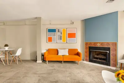 Image de Lofty One Bedroom | Downtown | Free Parking