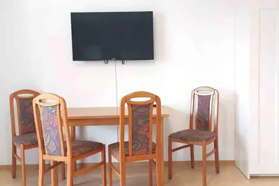 Image de (Sta1043) Well-designed fitters' apartment with balcony