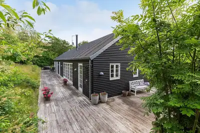 Image de Maison confortable à Dronningmølle avec.