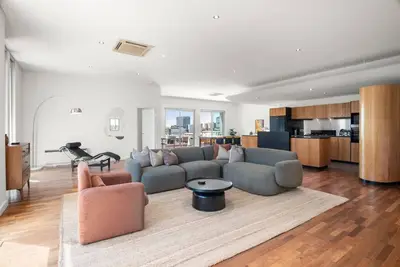Image de Designer Penthouse Warehouse Conversion