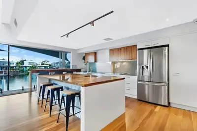 Image de Canalhouse Caloundra—Pontoon, Pool & Pizza Nights