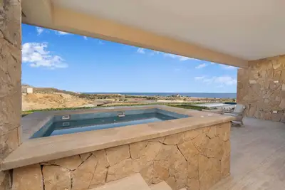 Image de 4bd Alvar: Oceanfront, Stunning Views, Luxury
