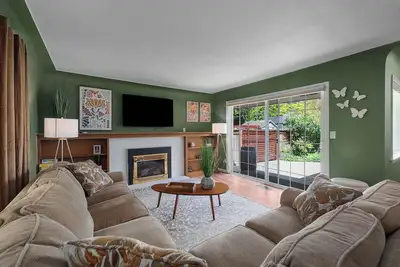 Image de Forget your worries in this spacious and serene space