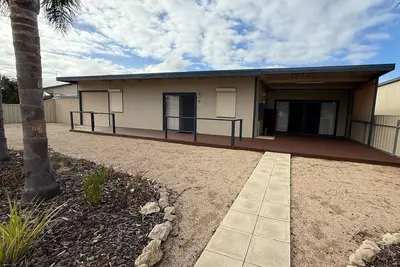 Image de Shore Beats Work - Large entertaining area! Dog friendly!