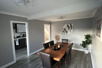 Image de Spacious 3 Bed Home - Ideal for Families & Groups