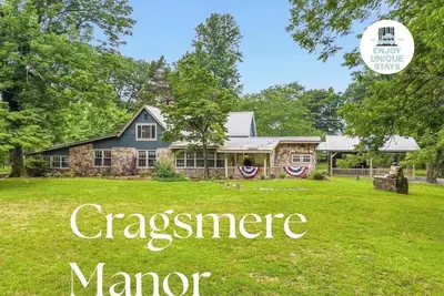 Image de Cragsmere Manor | Luxury Estate & Event Space