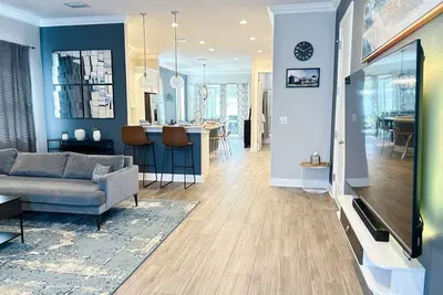 Image de Blue Hideaway + King Master + Chef's Kitchen + Near Dt & Beaches