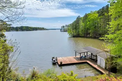 Image de The Gaston Getaway | Prime Location | Big Water Views! Reduced rates for 2026!