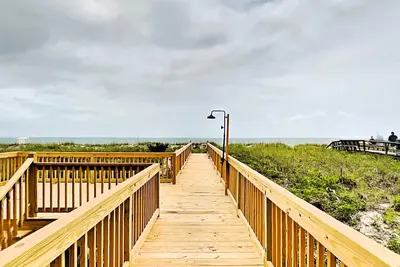 Image de Seaside Serenity A | Spacious, Beachfront