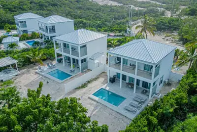 Luxury Double Villa, Golf view, 5min to Grace Bay