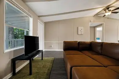 Image de Private Savannah Retreat Near Historic Riverfront!