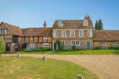 Image de Pass the Keys | Chilterns Farm House - West Wycombe Park