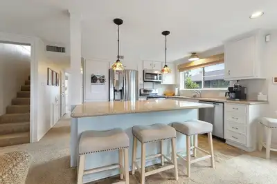 Image de Amazing canal and bay side home! Sleeps 13!