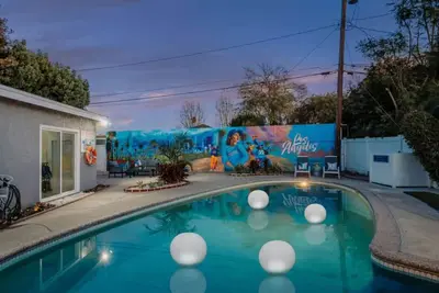 Image de Blue Haven | Solar Pool Heat + Parking + Billiards