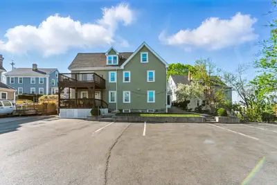 Image de Spacious 4-bedroom apartment with Ac, WiFi in enjoyable Boston