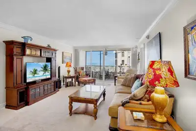 Image de Gulf and Bay Club- C611 by Tropical Sands Accommodations