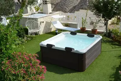 Image de Trulli in Belvedere Monopoli Whirlpool Bathtub Original historical trulli