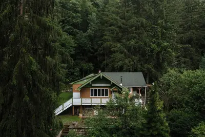 Image de Gingerbread House- a 1950s Catskills Chalet- close to everything but tucked away