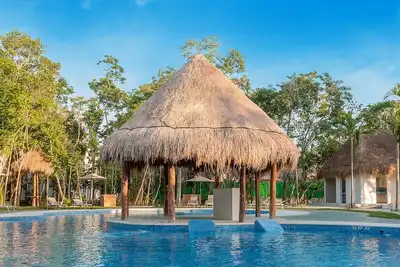 Image de Close to the beach and attractions | Condo in private residential complex w / pool