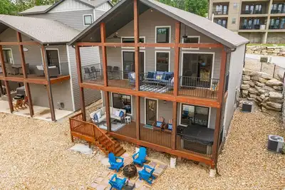 Image de 5br Gather & Unwind | Hot Tub + Lake + Coffee Bar