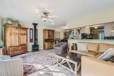 Image de 2-Bedroom in Newlands with Secret Garden & Suite