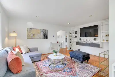 Image de Windsor Retreat • Fire Pit • Huge Yard • Sleeps 10