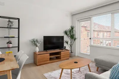Image de Sugar Blush - A stylish, fully renovated 2 bedroom apartment, just moments from the beach, Luna Park
