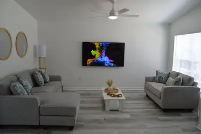 Image de Seminole Hard Rock Casino, Ybor City Tampa 3 Bedroom Home