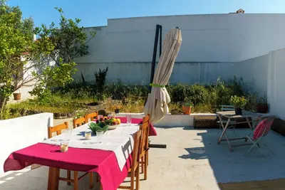 Image de 5-bedroom beach house ideal for groups 5 min walk from Carcavelos beach