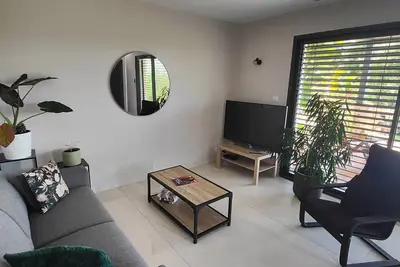 Image de T2 de 48 M2 au calme avec vue dégagée, à 9 mn des plages.