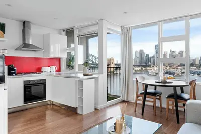 Image de Harbour Horizons Chic Studio Above Sydneys Icons