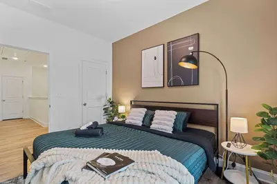Image de Luxe King 3br Townhouse—Mins to Uptown Charlotte!