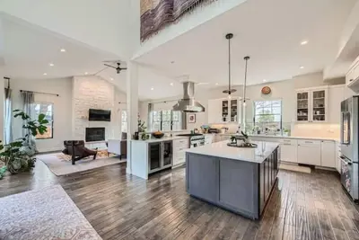 Image de Refined Boulder Living - Furnished 5bdr Gem